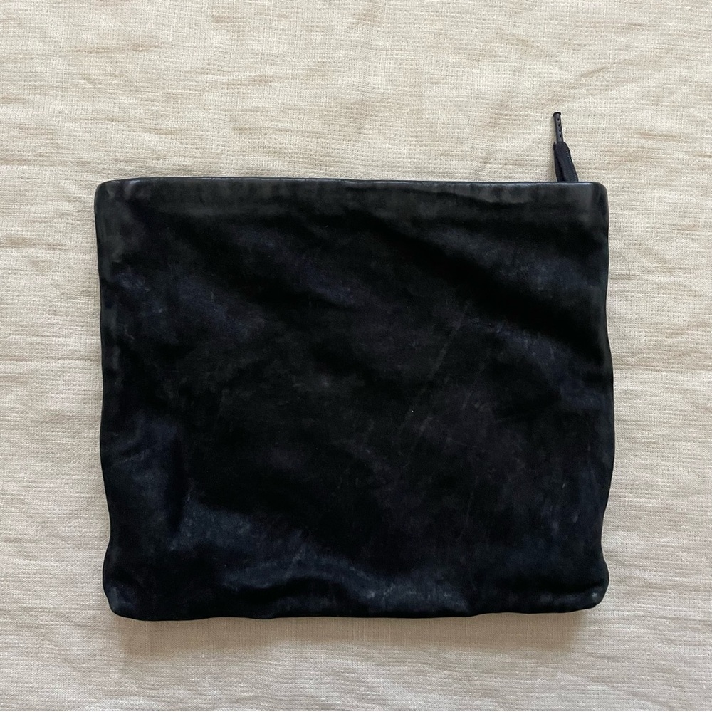 The Last conspiracy Black leather suede pouch with zipper makeup toiletries